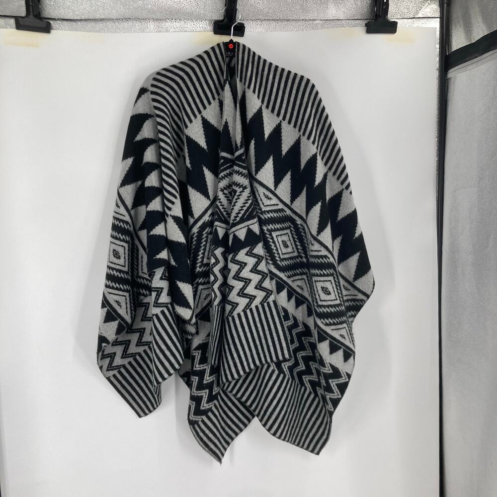 Akira Southwest Black Gray Print Western Poncho One Size Women’s Aztec - Picture 2 of 7